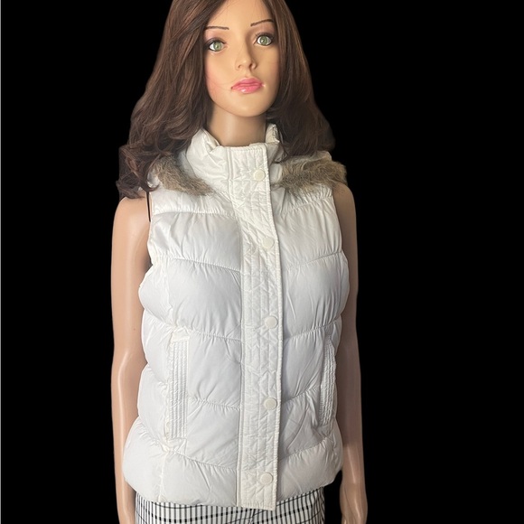 ARIZONA The Original Jean Women White Puffer Vests Size large - Picture 2 of 12